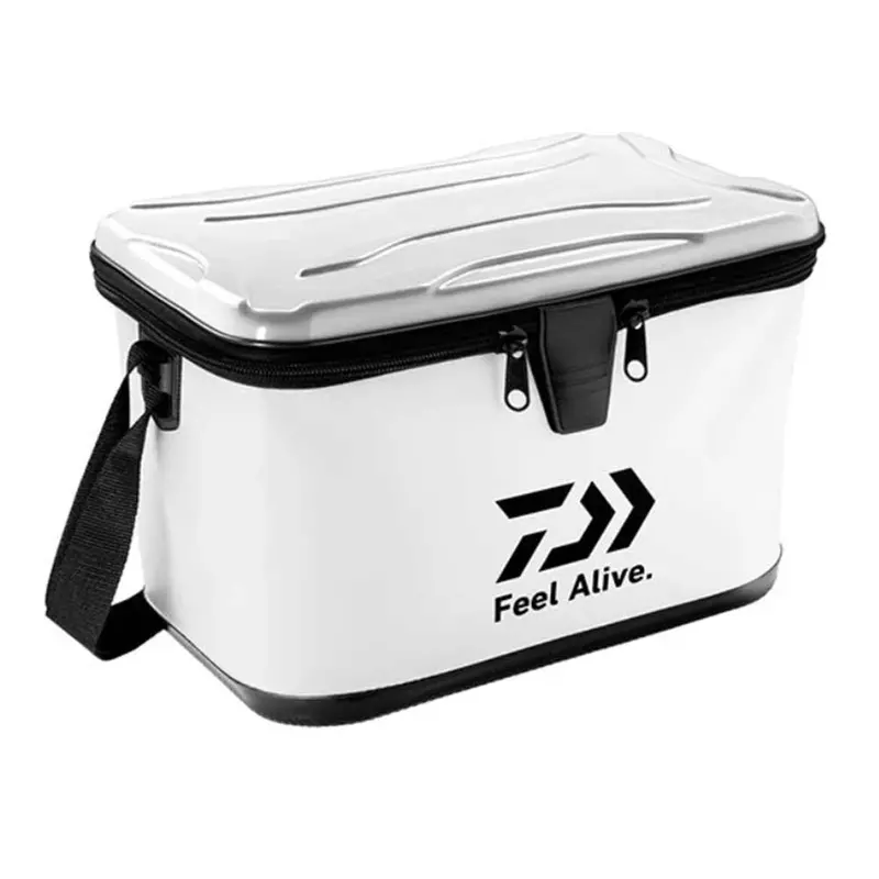 Daiwa Tackle Bag 36 – Medium-Sized Organized Fishing Gear Carrier